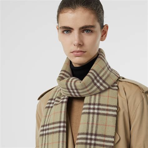 burberry scarf classic cashmere|Burberry cashmere scarf review.